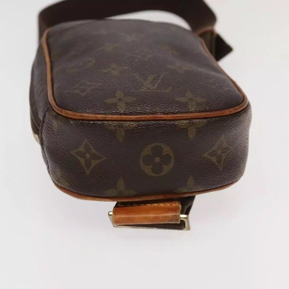 LOUIS VUITTON Monogram Pochette Gange Shoulder Bag - Picture 11 of 16